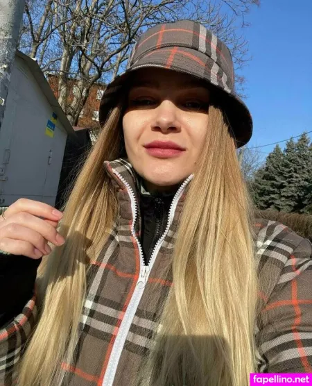 Yummysofie OnlyFans Thumbnail #tQbWbTrOMu