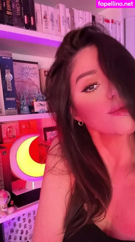 Yunalescka 2 OnlyFans Thumbnail #1C5i0cAWoy