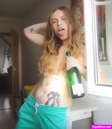 Yung Fsk18 OnlyFans Thumbnail #NOVdXEjmRB