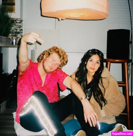 Yunggravy OnlyFans Thumbnail #bBkgcMic98