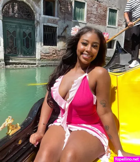 Yungnena OnlyFans Thumbnail #C0QNHekgsf