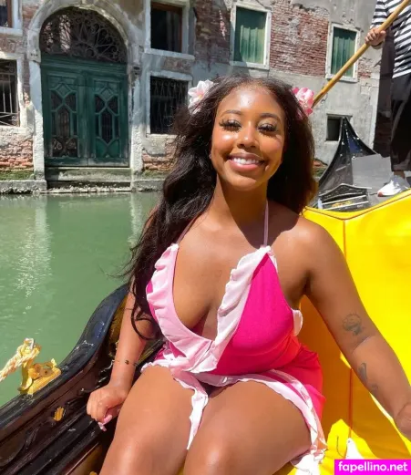 Yungnena OnlyFans Thumbnail #eOEpMz4Y4f