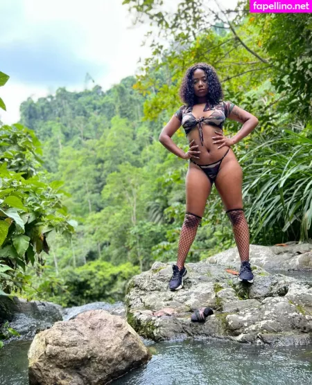 Yuni Nicolee OnlyFans Thumbnail #DpWEi61hri