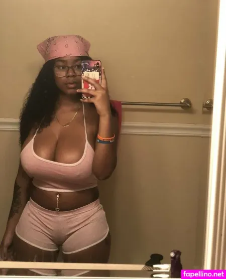Yunique OnlyFans Thumbnail #08Cwid6yGr