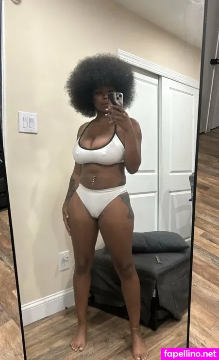 Yunique OnlyFans Thumbnail #vcw5BgTe5E