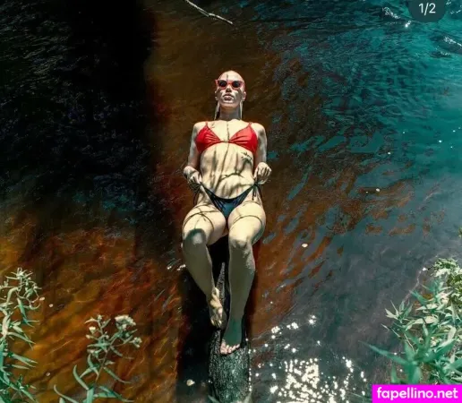 Yvelyn Main Profile Photo