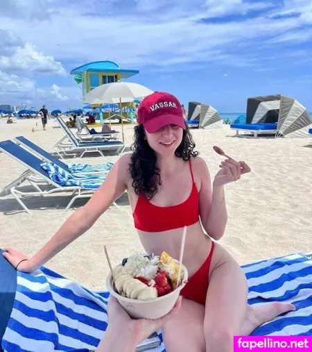 Yvette Segan OnlyFans Thumbnail #VWSr9mbzDs