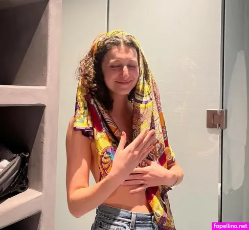 Yvette Segan OnlyFans Thumbnail #nI9x32snGf