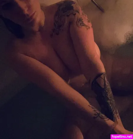 Yvii93 OnlyFans Thumbnail #cJtYCJJDbS