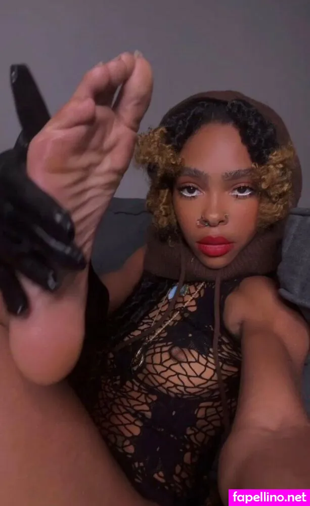 Zacancerianent, Zafeetllc, zandrielll Nude Leaked OnlyFans Photo #22qRzrQoMH