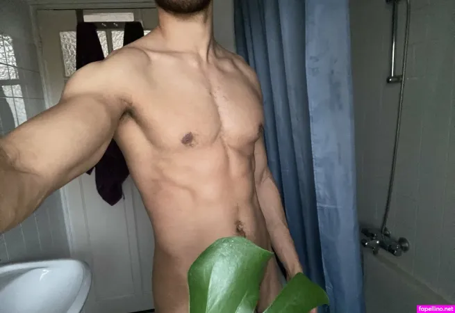 Zakariasan OnlyFans Thumbnail #J1GjvhXtVY