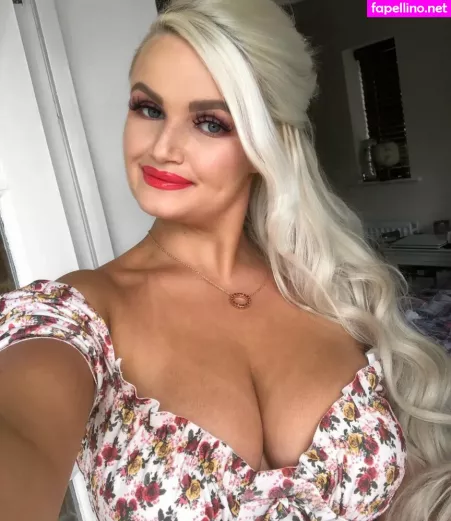 Zandra May OnlyFans Thumbnail #EKF3DkVtTy