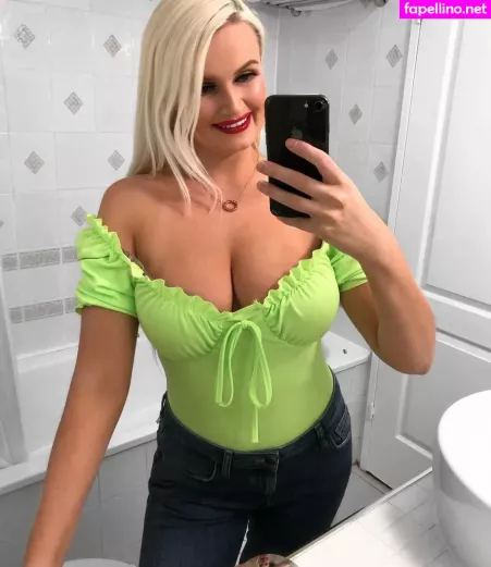 Zandra May OnlyFans Thumbnail #g2W3FO4CE6