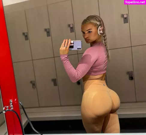 Zara Louisa OnlyFans Thumbnail #cDV8tIalLv