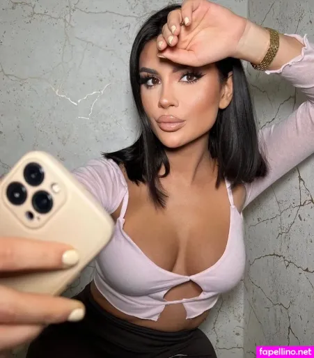 Zara Secret OnlyFans Thumbnail #duFbY7slSr