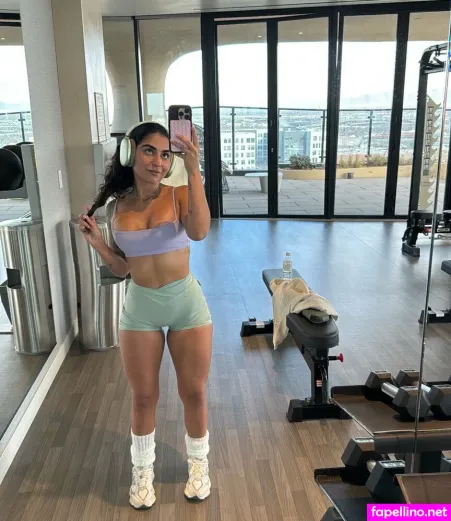 Zarafoxs OnlyFans Thumbnail #2Eez0VEz4D