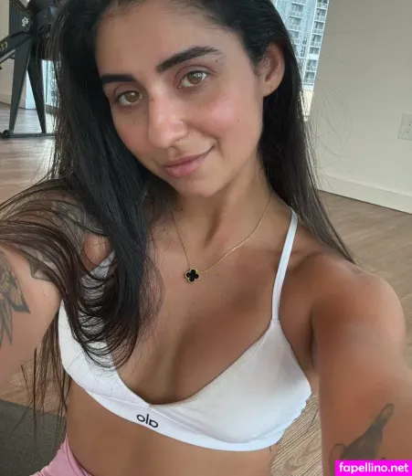 Zarafoxs OnlyFans Thumbnail #C0sZDLW2MI