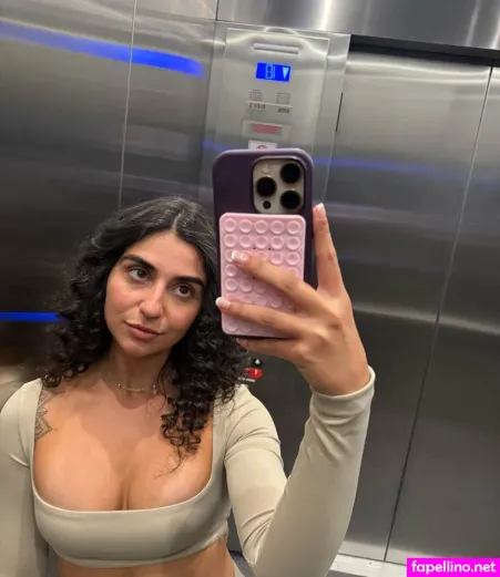 Zarafoxs OnlyFans Thumbnail #ygEe8jcKah