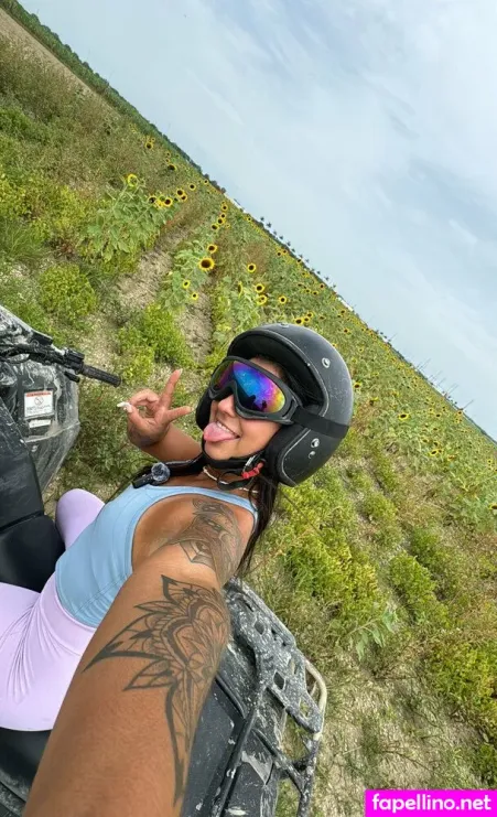 Zarafoxy OnlyFans Thumbnail #HX4oHhm54b