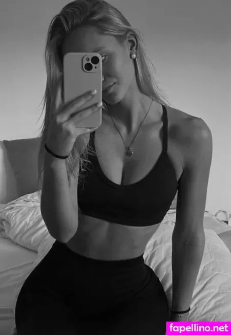 Zarah Ellen OnlyFans Thumbnail #UnxhDjrwXM