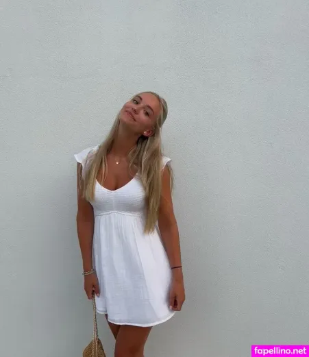 Zarah Ellen OnlyFans Thumbnail #aisZz2hLrg