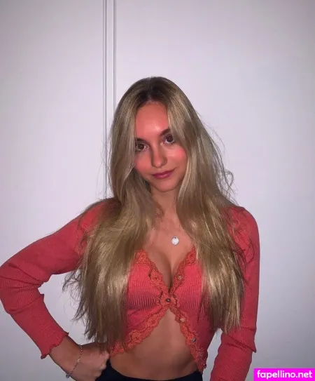 Zarah Ellen OnlyFans Thumbnail #lgWrnn33wl