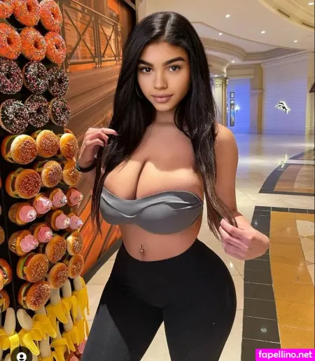 Zarah Heavens Main Profile Photo