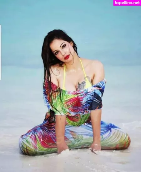 Zareen Zoya Khan OnlyFans Thumbnail #1GYrC7XCBa