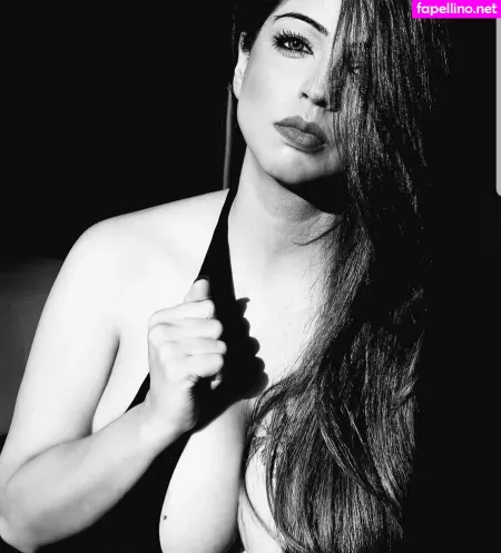 Zareen Zoya Khan OnlyFans Thumbnail #4xOzidjWQo