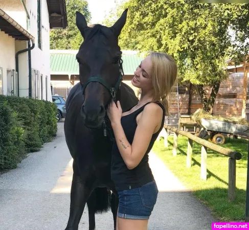 Zauberpony OnlyFans Thumbnail #FhgzrsIWoy