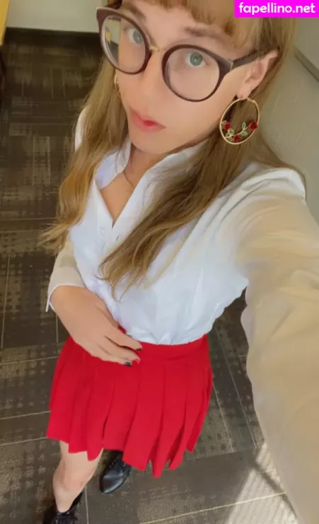 Zee R OnlyFans Thumbnail #hYxgN40KaY