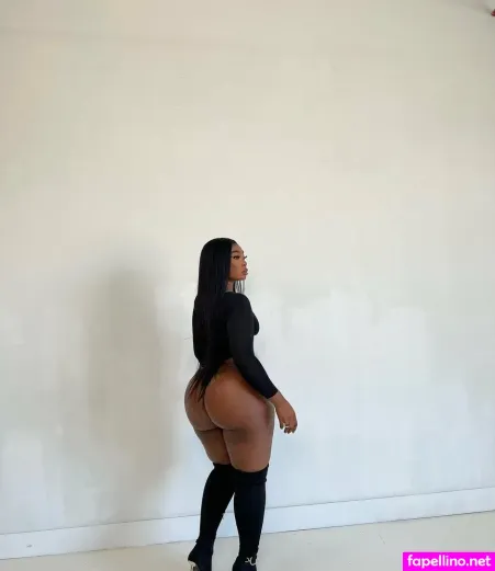 Zeebee G OnlyFans Thumbnail #DjYnD1t9pT