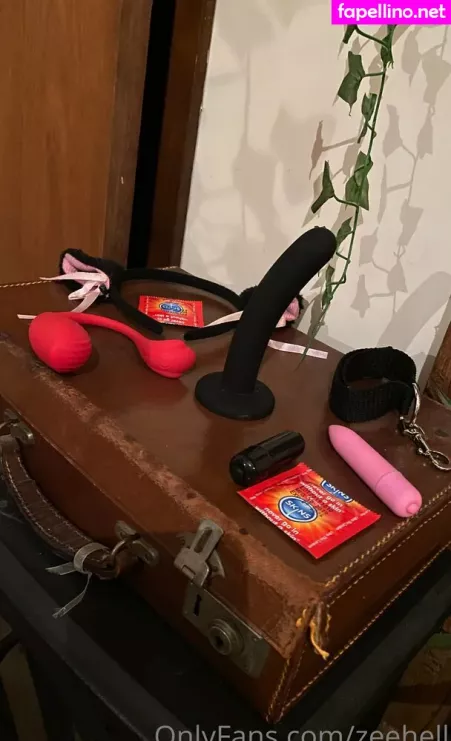 Zeehell OnlyFans Thumbnail #9Q2BU4Ec6a