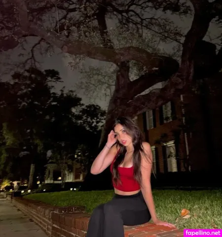 Zeena Madani OnlyFans Thumbnail #grfUuT2N16