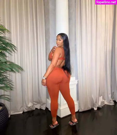 Zelie Timothy OnlyFans Thumbnail #8qsYEYGaQ1