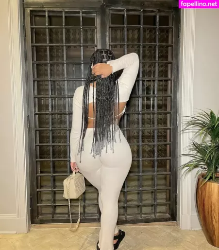 Zelie Timothy OnlyFans Thumbnail #DYguH7OIPC