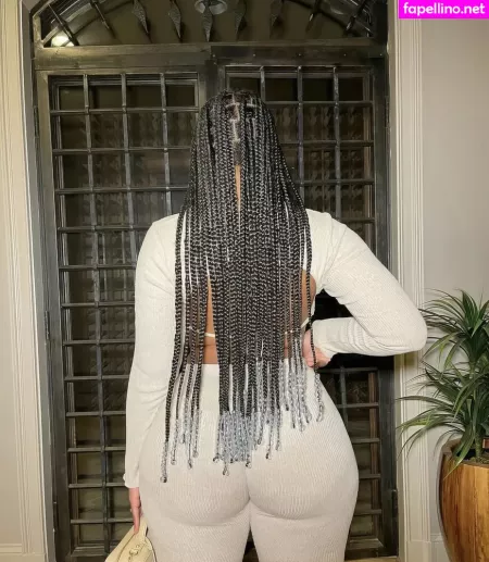 Zelie Timothy OnlyFans Thumbnail #emFVxApM1l