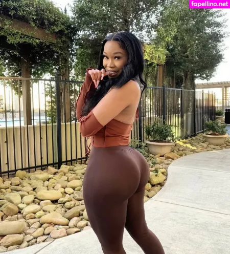 Zelie Timothy OnlyFans Thumbnail #roIzE2T5T9