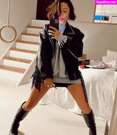 Zeynep Bastik OnlyFans Thumbnail #9aMqkUprzK