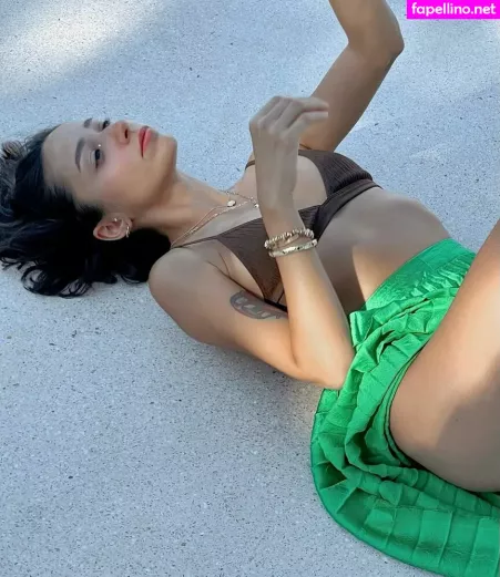 Zeynep Bastik OnlyFans Thumbnail #ar5dZP96wi