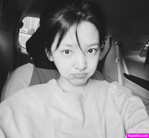 Zhang Ruonan OnlyFans Thumbnail #0ayAKV60Vv
