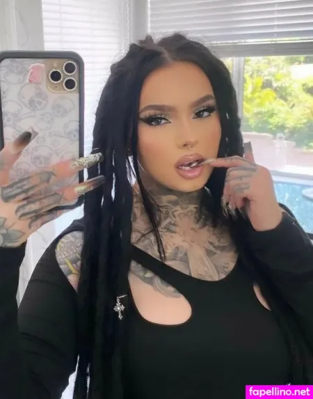 Zhavia OnlyFans Thumbnail #9lZr1pxORY