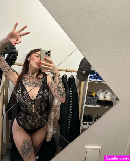 Zmija Free Bejby OnlyFans Thumbnail #tGGLRNGuA5
