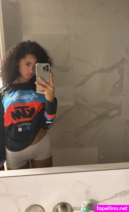 Znefer OnlyFans Thumbnail #qorxHfO6xk