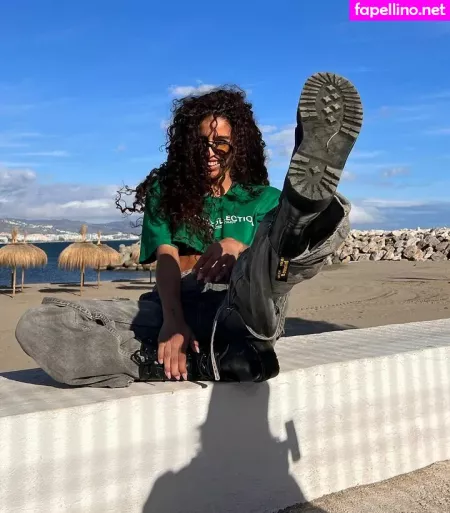 Zoe Bayona OnlyFans Thumbnail #C1JJxYIPP4