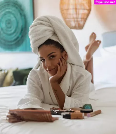 Zoe Bayona OnlyFans Thumbnail #PoygnJFPz8