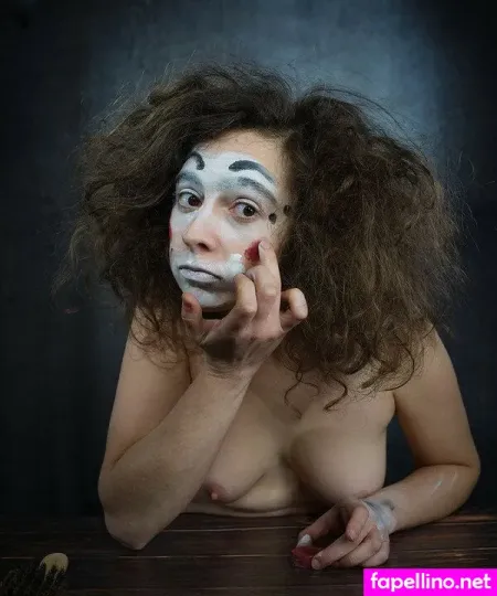 Zoe Besmond De Senneville OnlyFans Thumbnail #e0j6ZaV81W