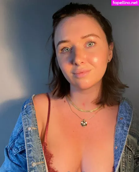 Zoe Bishop OnlyFans Thumbnail #xyc4DDFUEw