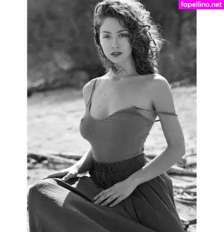 Zoe Camille OnlyFans Thumbnail #V9AUGSzWBw