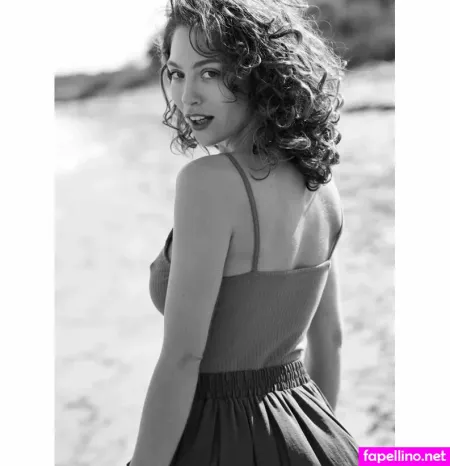 Zoe Camille OnlyFans Thumbnail #uZwgkTwvaY